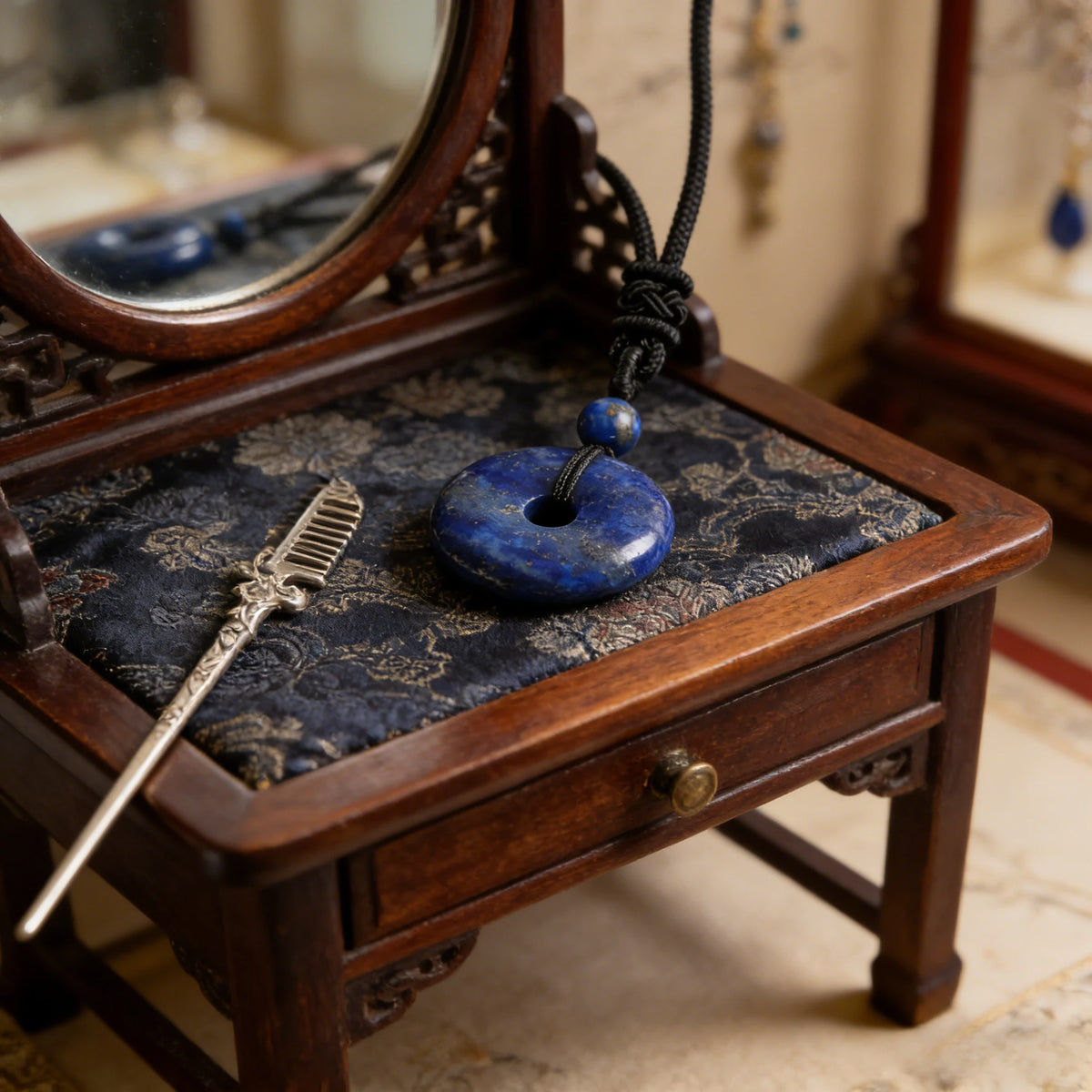 Lapis Lazuli Circle Pendant Necklace — product detail 9