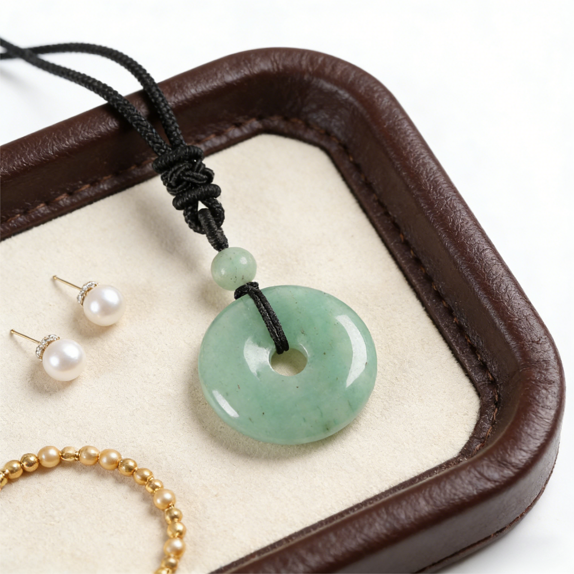 Green Aventurine Pendant Necklace close-up detail